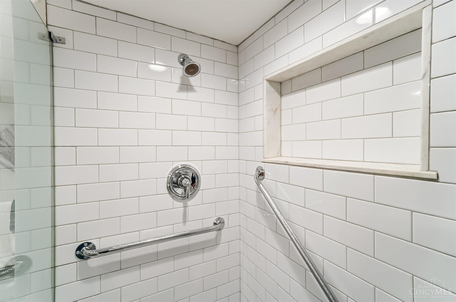 2444 Madison Road, Unit 1412 Cincinnati, OH 45208 - Photo 35 of 50