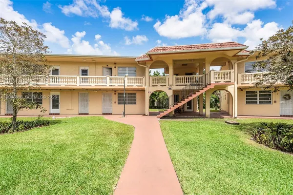 $180,000 | 20327 Northeast 2nd Avenue, Unit 26, Miami, FL 33179