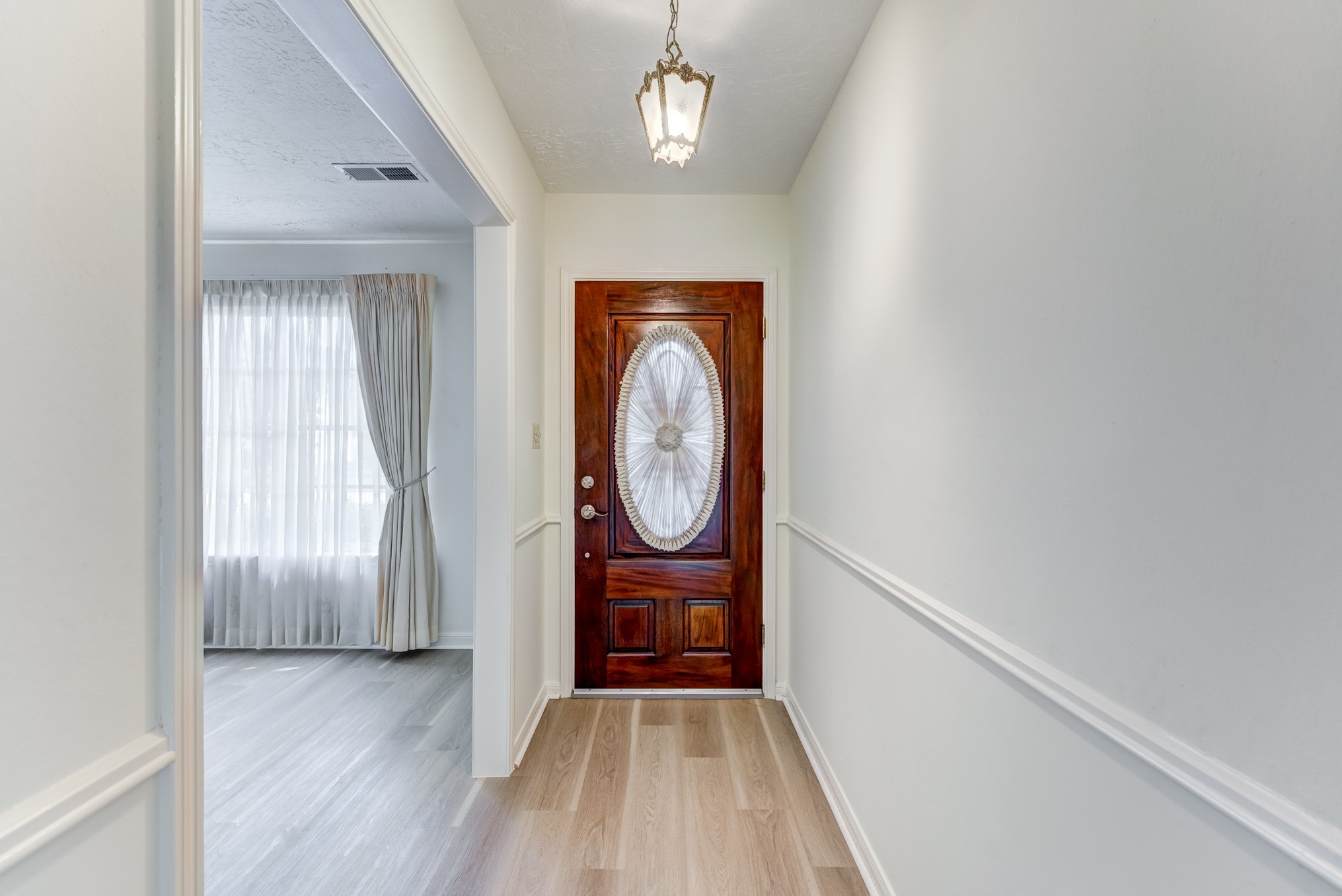 3334 Spring Valley Road Houston, TX 77080 - Photo 6 of 40