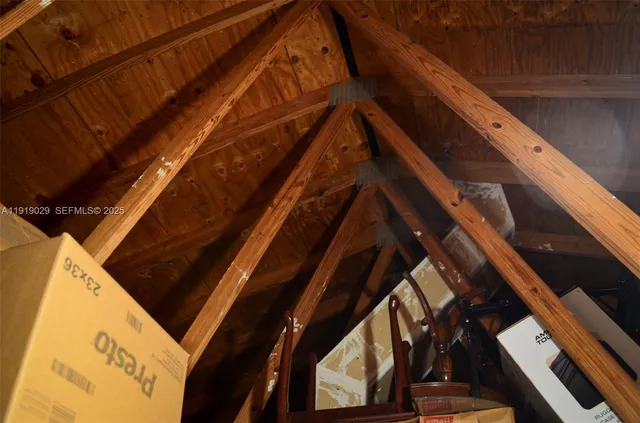 a view of an outdoor space