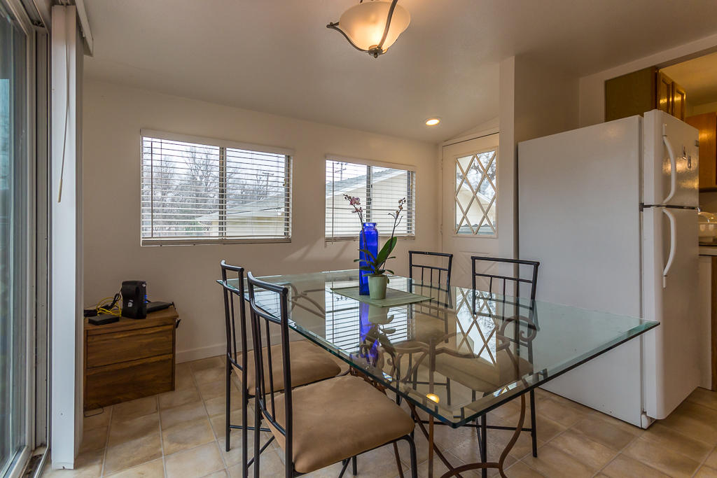 16604 Power Line Road Redding, CA 96001 - Photo 12 of 27 28 dining