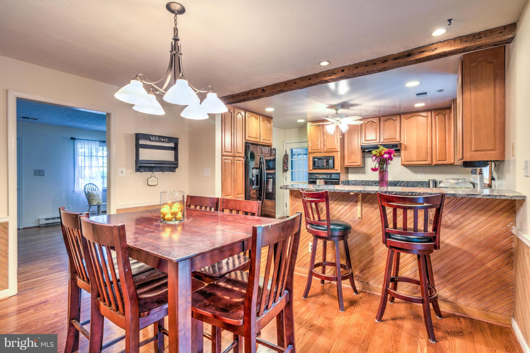 41377 Red Hill Road Leesburg, VA 20175 - Photo 7 of 24 Kitchen w/ dining area
