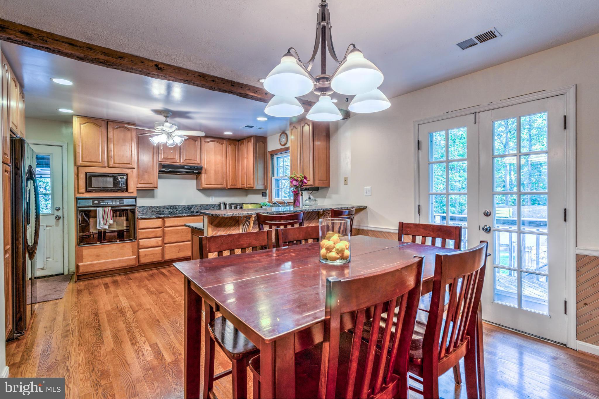 41377 Red Hill Road Leesburg, VA 20175 - Photo 8 of 24 Kitchen w/ dining area
