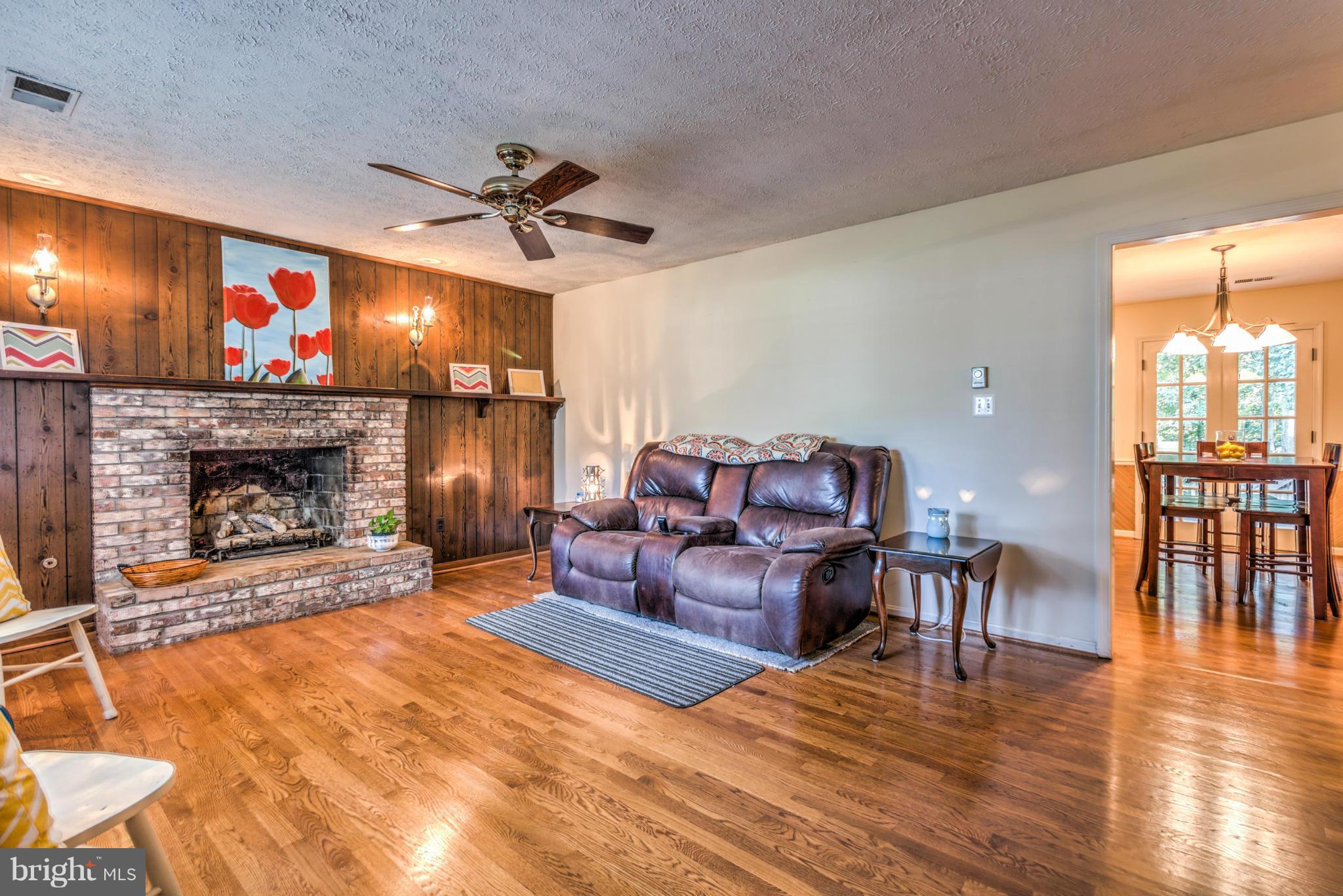41377 Red Hill Road Leesburg, VA 20175 - Photo 10 of 24 Living Room w/ fireplace