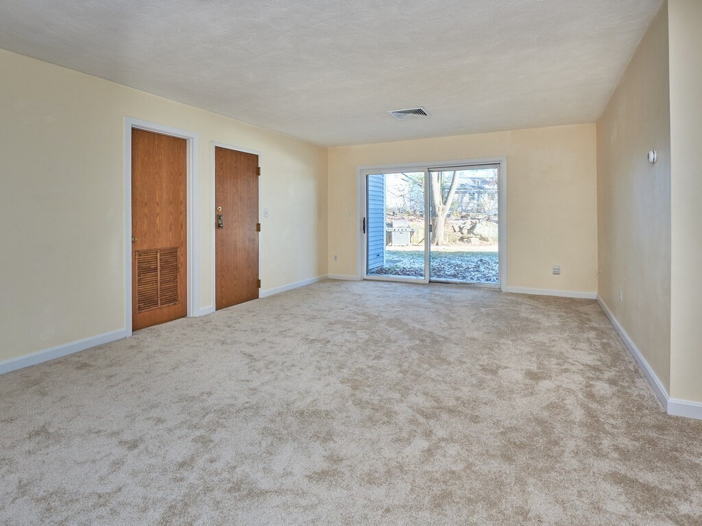 330 Sunderland Road, Unit 14 Worcester, MA 01604 - Photo 11 of 30 Gallery Image 11