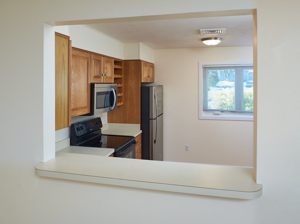330 Sunderland Road, Unit 14 Worcester, MA 01604 - Photo 8 of 30 Gallery Image 8