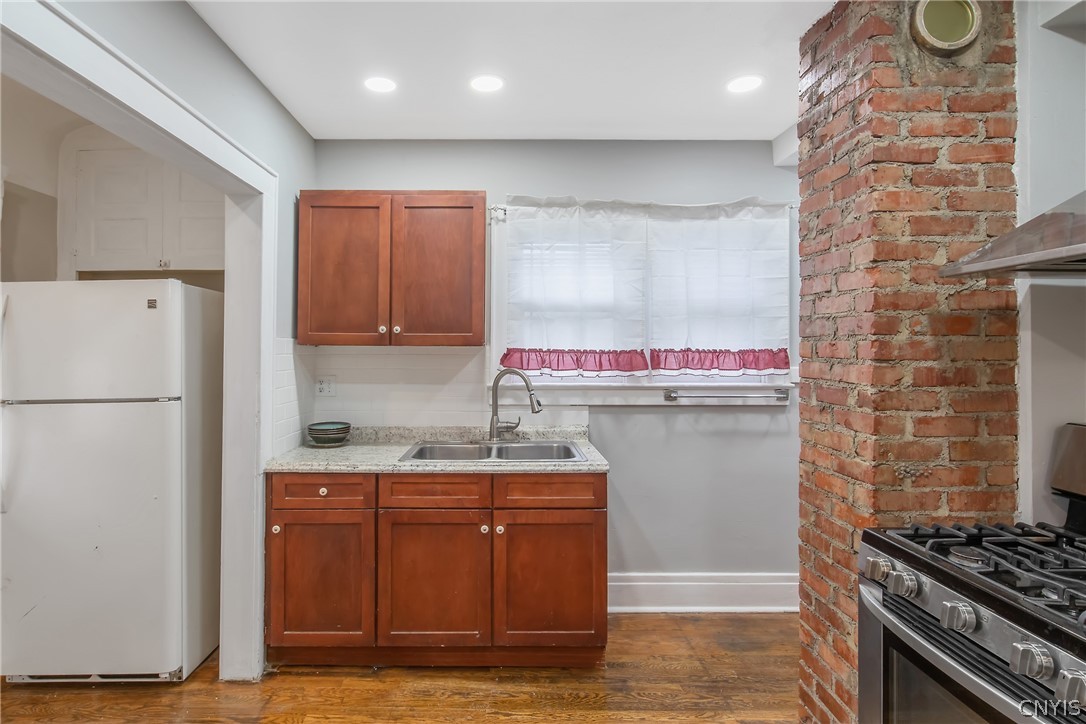 140 Ruth Avenue Syracuse, NY 13210 - Photo 20 of 34