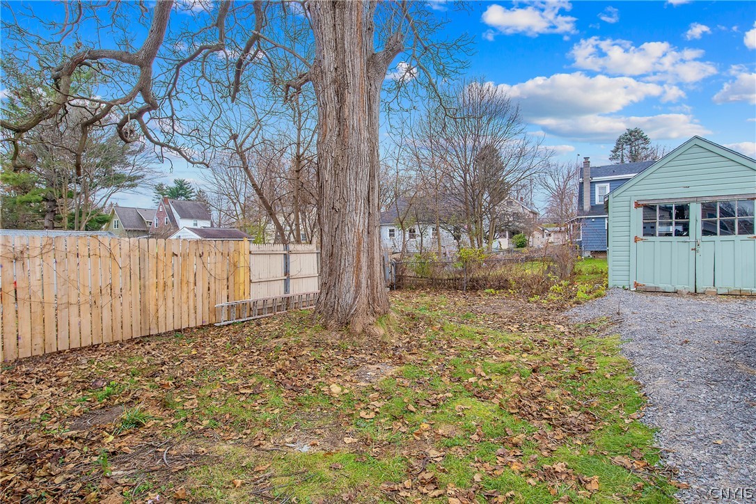 140 Ruth Avenue Syracuse, NY 13210 - Photo 27 of 31