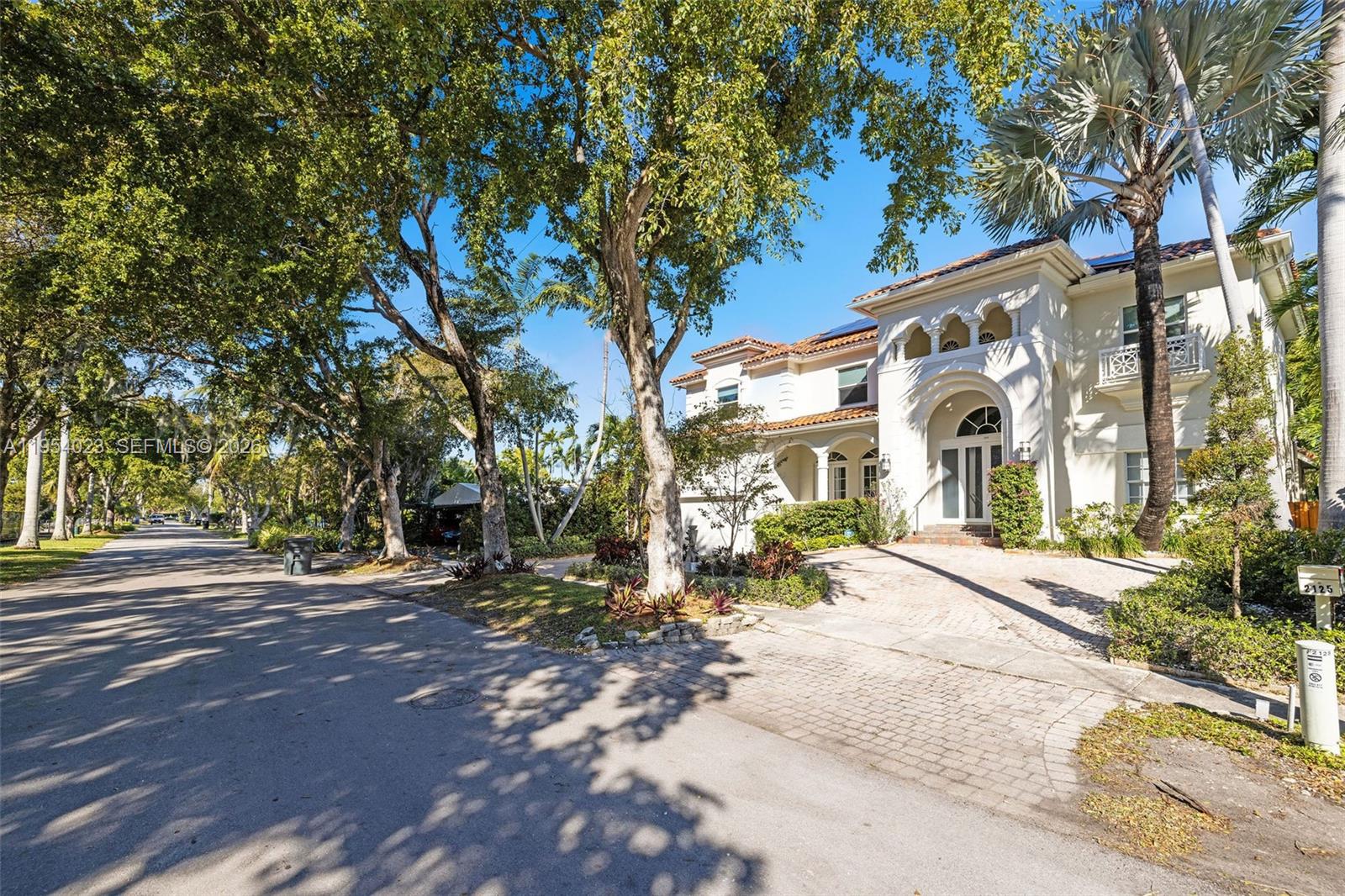 2125 Ixora Road North Miami, FL 33181 - Photo 4 of 75