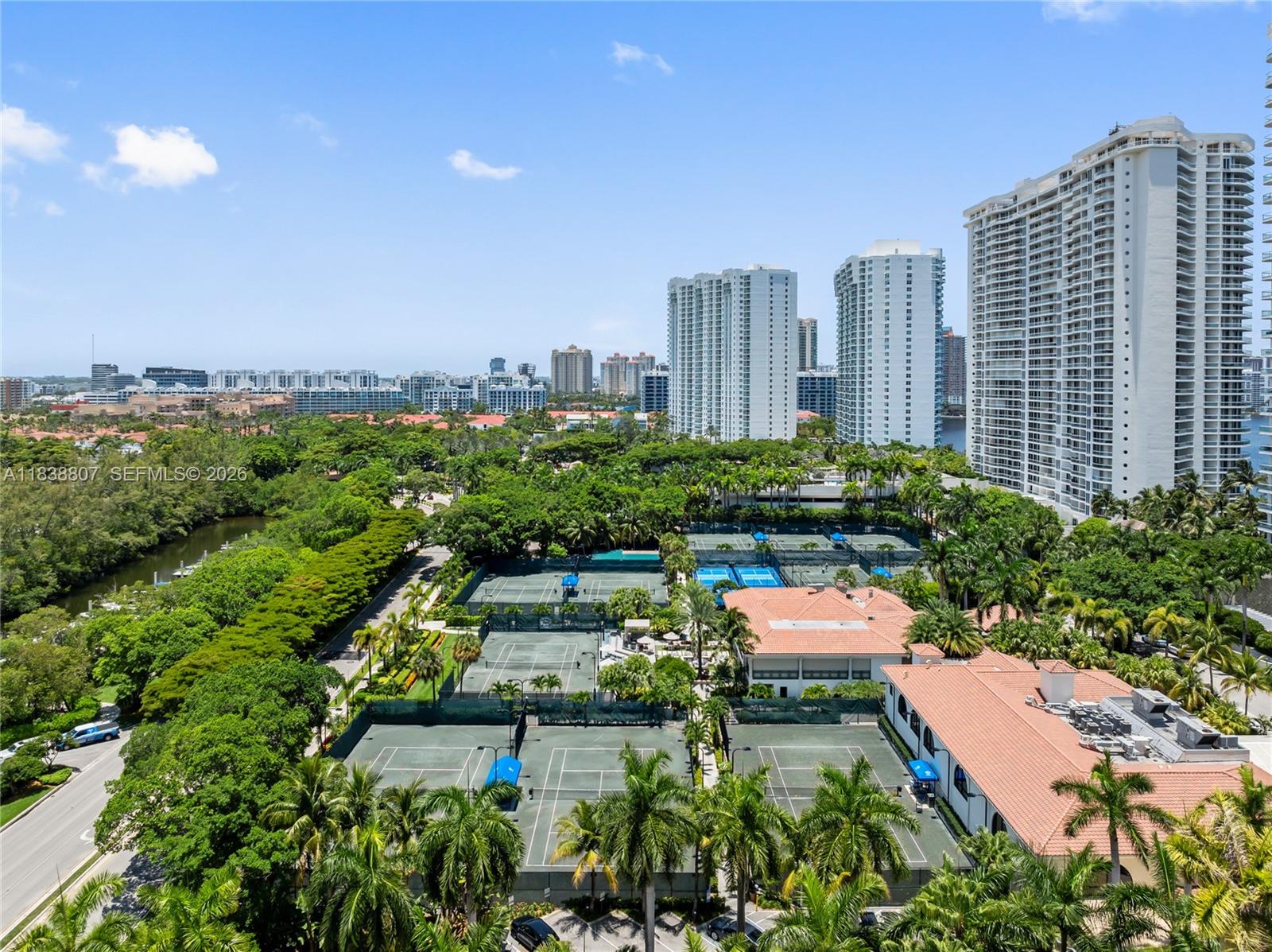 2000 Island Boulevard, Unit 2409 Aventura, FL 33160 - Photo 25 of 26 Club House