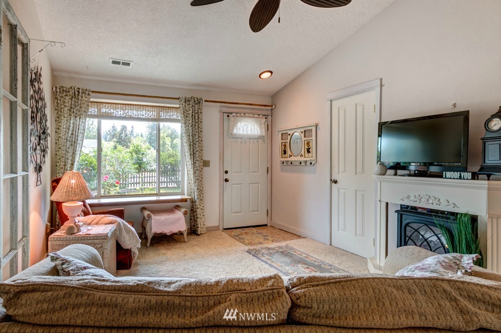 22503 20th Avenue Southeast Bothell, WA 98021 - Photo 4 of 18