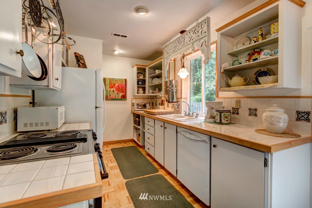 22503 20th Avenue Southeast Bothell, WA 98021 - Photo 10 of 18