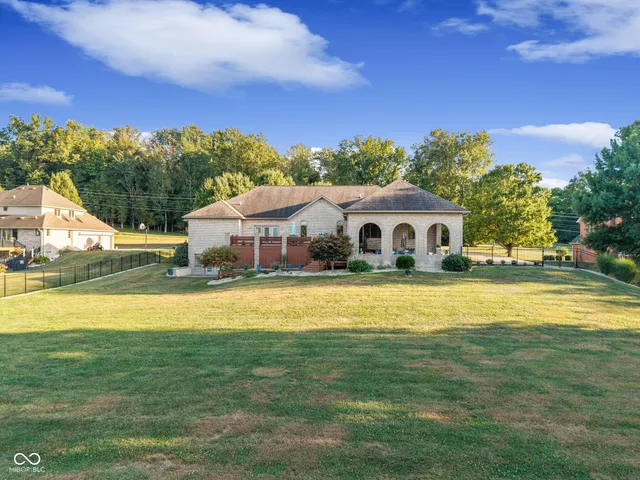 $619,000 | 8604 East County Road 200 North, Seymour, IN 47274