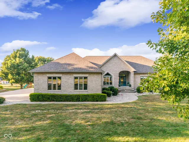 $619,000 | 8604 East County Road 200 North, Seymour, IN 47274