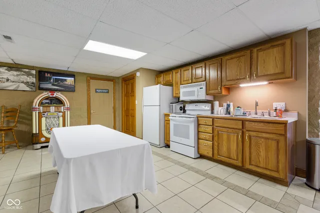 $619,000 | 8604 East County Road 200 North, Seymour, IN 47274