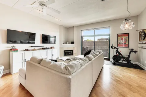 $399,000 | 1301 West Washington Boulevard, Unit 405, Chicago, IL 60607