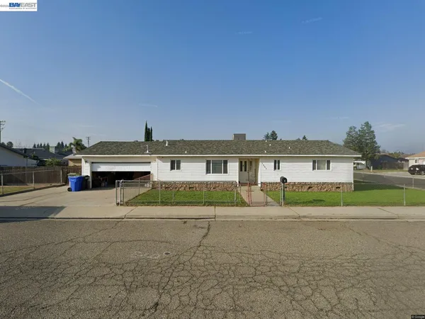 $329,000 | 1351 South Orange Street, Turlock, CA 95380