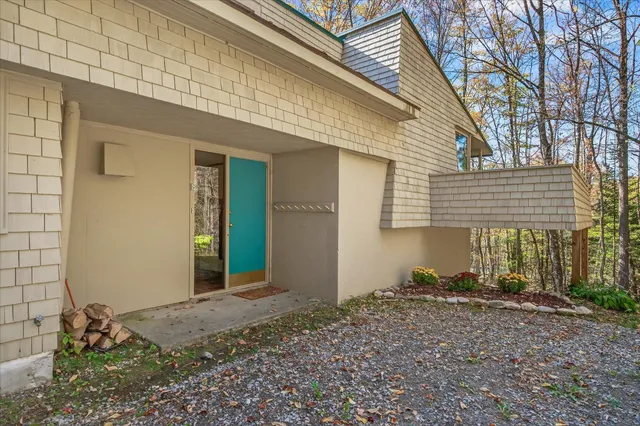 $525,000 | 35 Birch Road, Londonderry, VT 05148