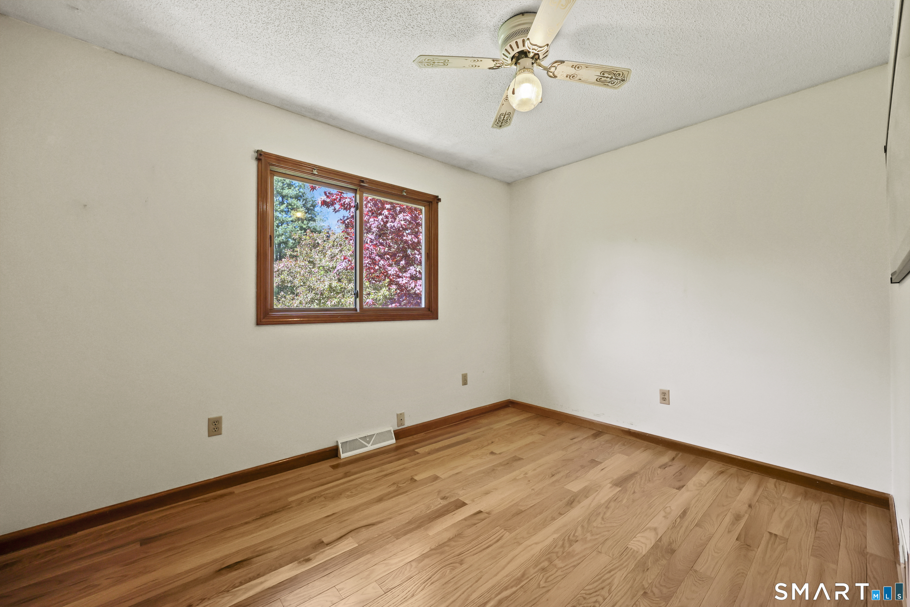 419 Birge Park Road Harwinton, CT 06791 - Photo 13 of 36