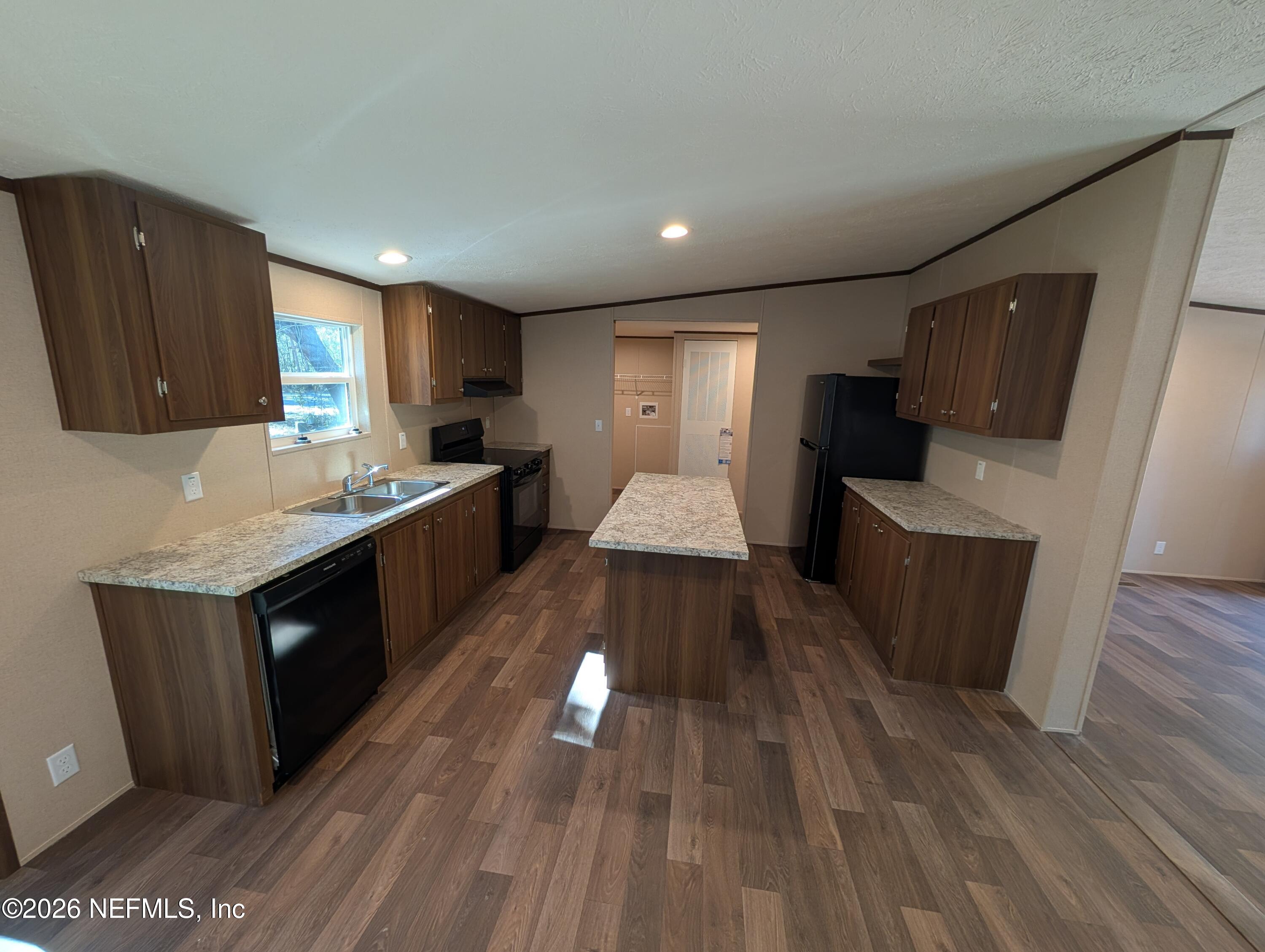 207 Ash Street Interlachen, FL 32148 - Photo 13 of 21 Kitchen