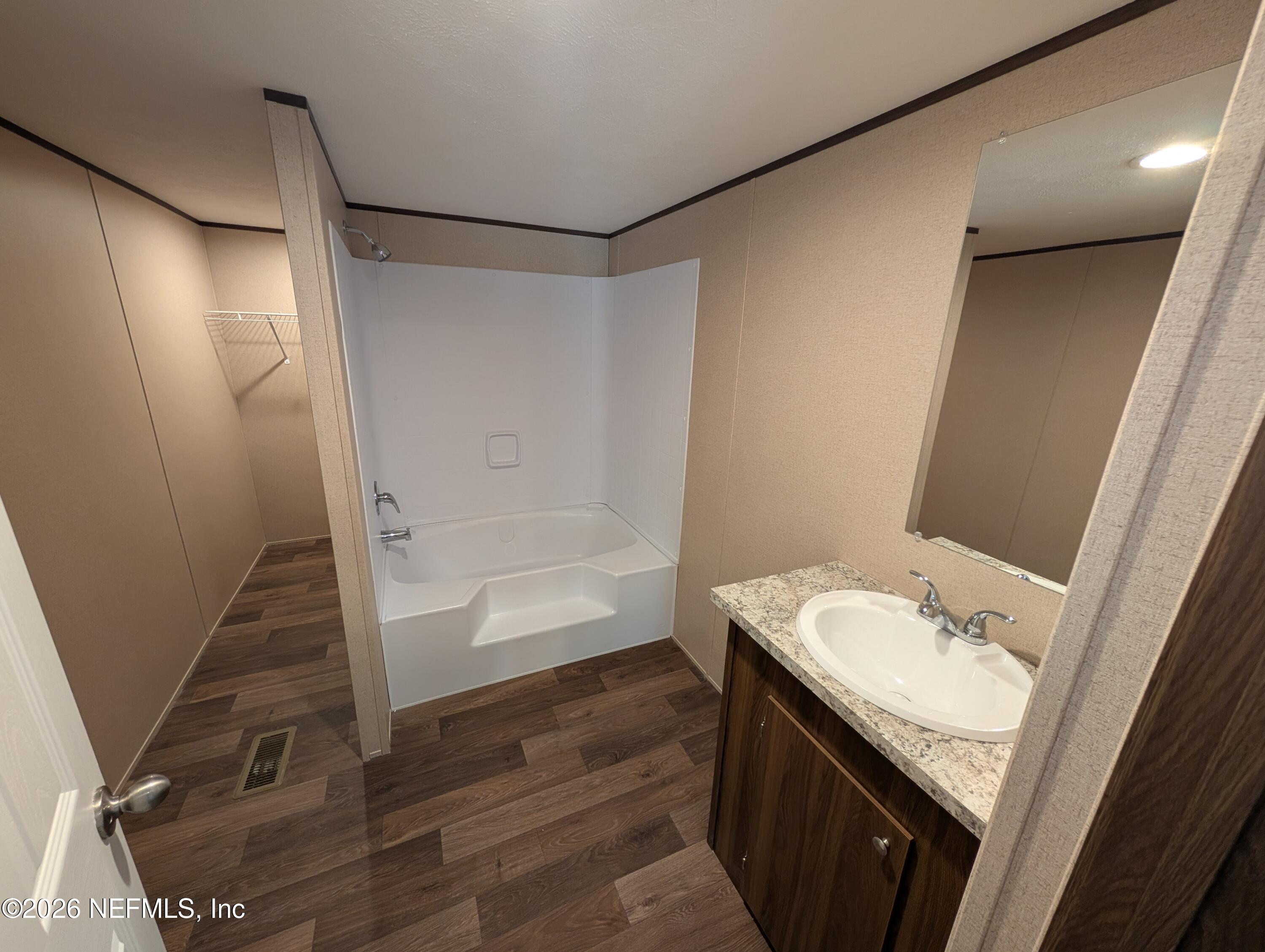 207 Ash Street Interlachen, FL 32148 - Photo 17 of 21 Primary Bathroom