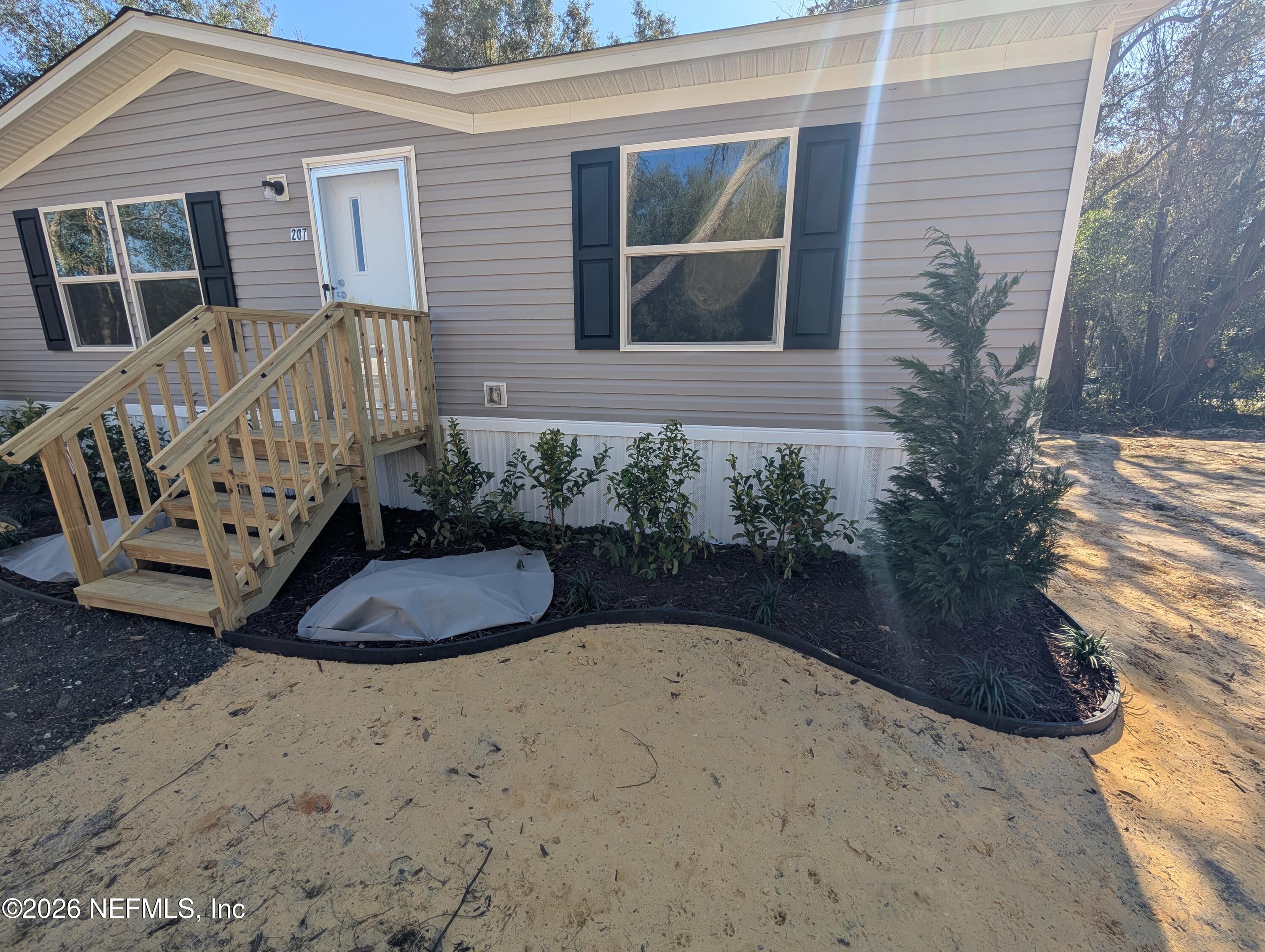 207 Ash Street Interlachen, FL 32148 - Photo 6 of 21 Front Entrance View
