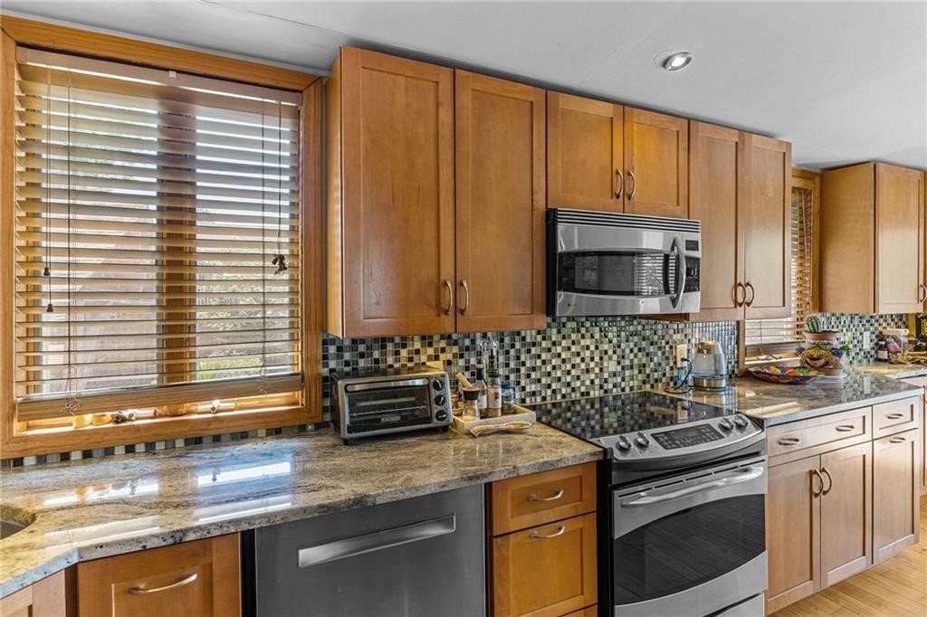 430 Beach Avenue Warwick, RI 02889 - Photo 15 of 44