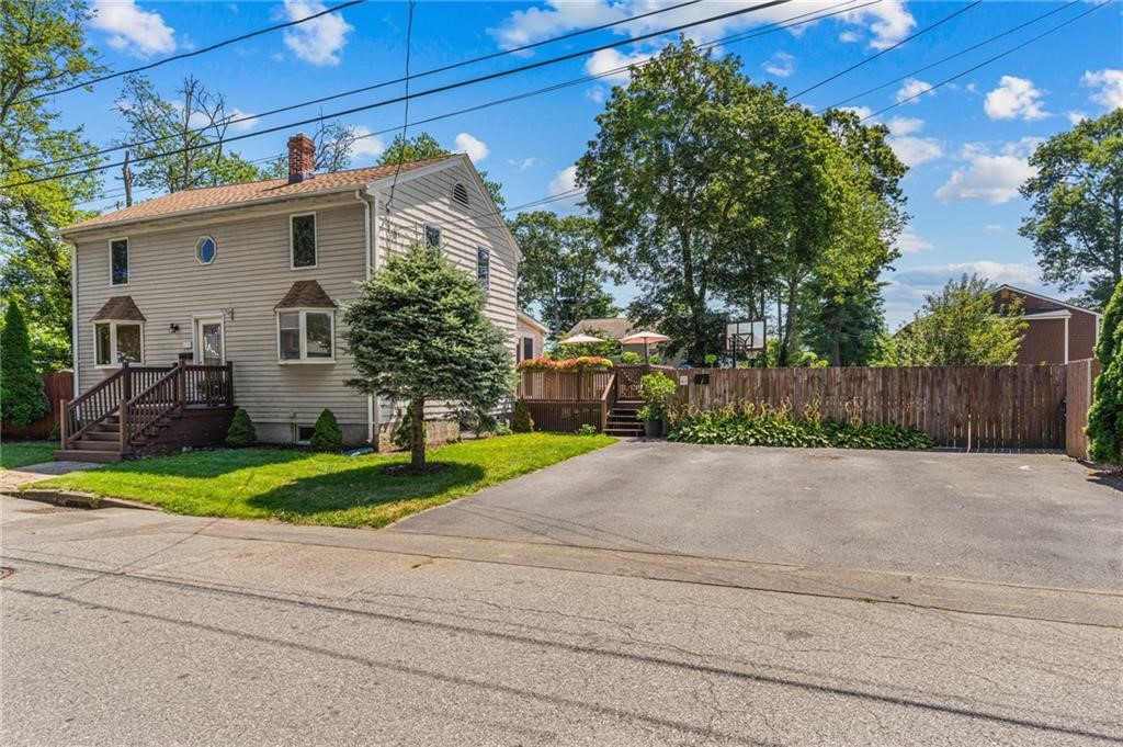 430 Beach Avenue Warwick, RI 02889 - Photo 4 of 44