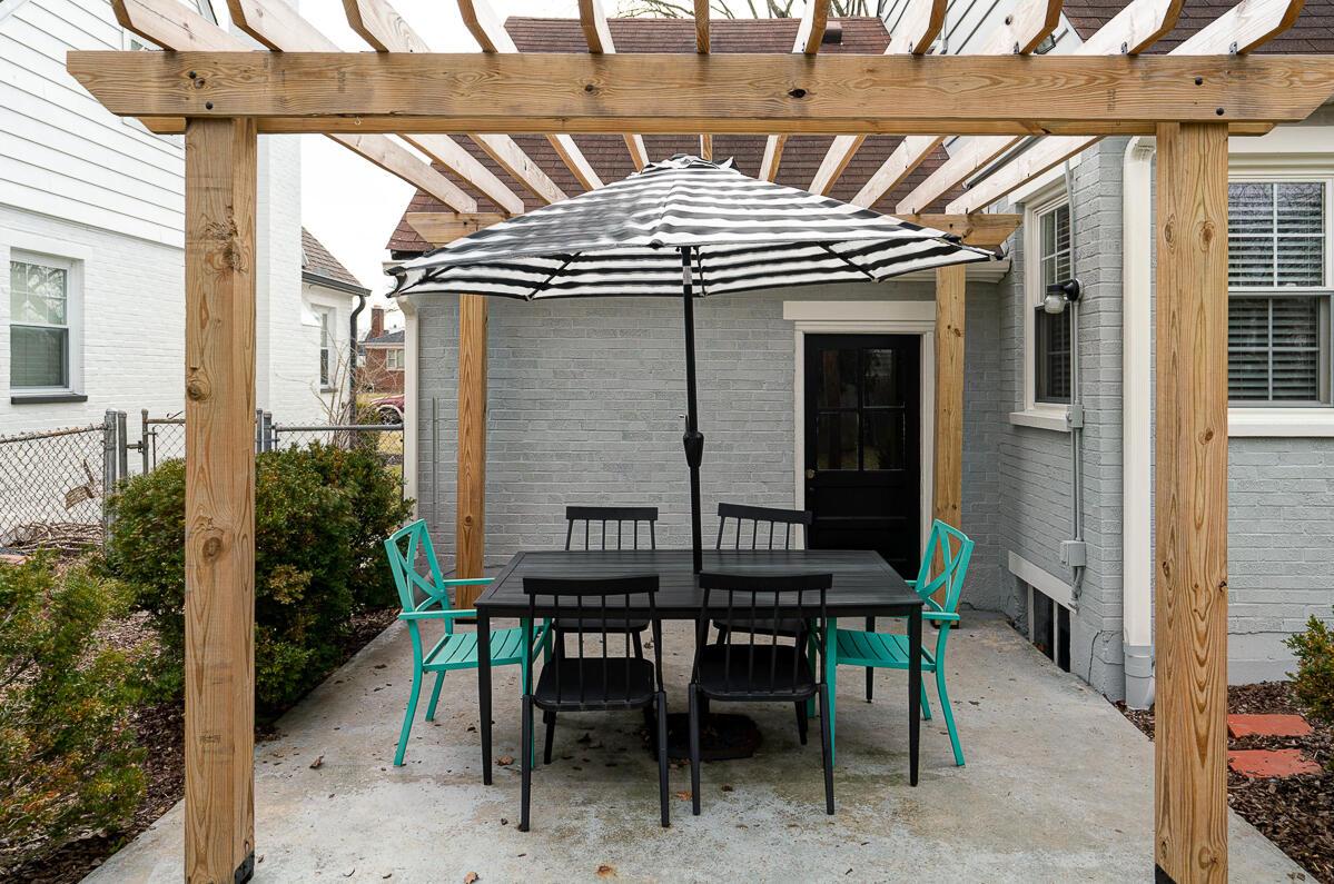 2048 Jervis Road Columbus, OH 43221 - Photo 30 of 34 Patio and Pergola