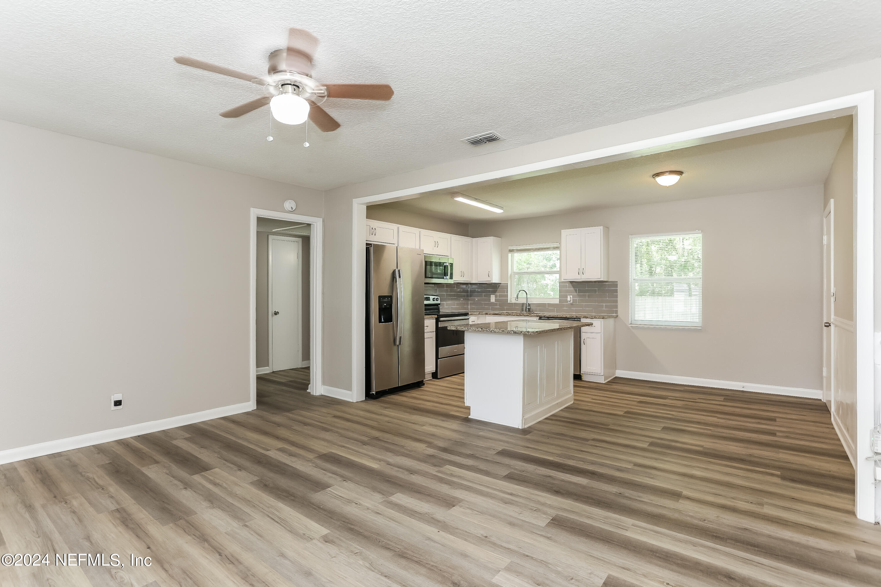 2232 Leon Road Jacksonville, FL 32246 - Photo 4 of 21 006-photo-living-room-13880526