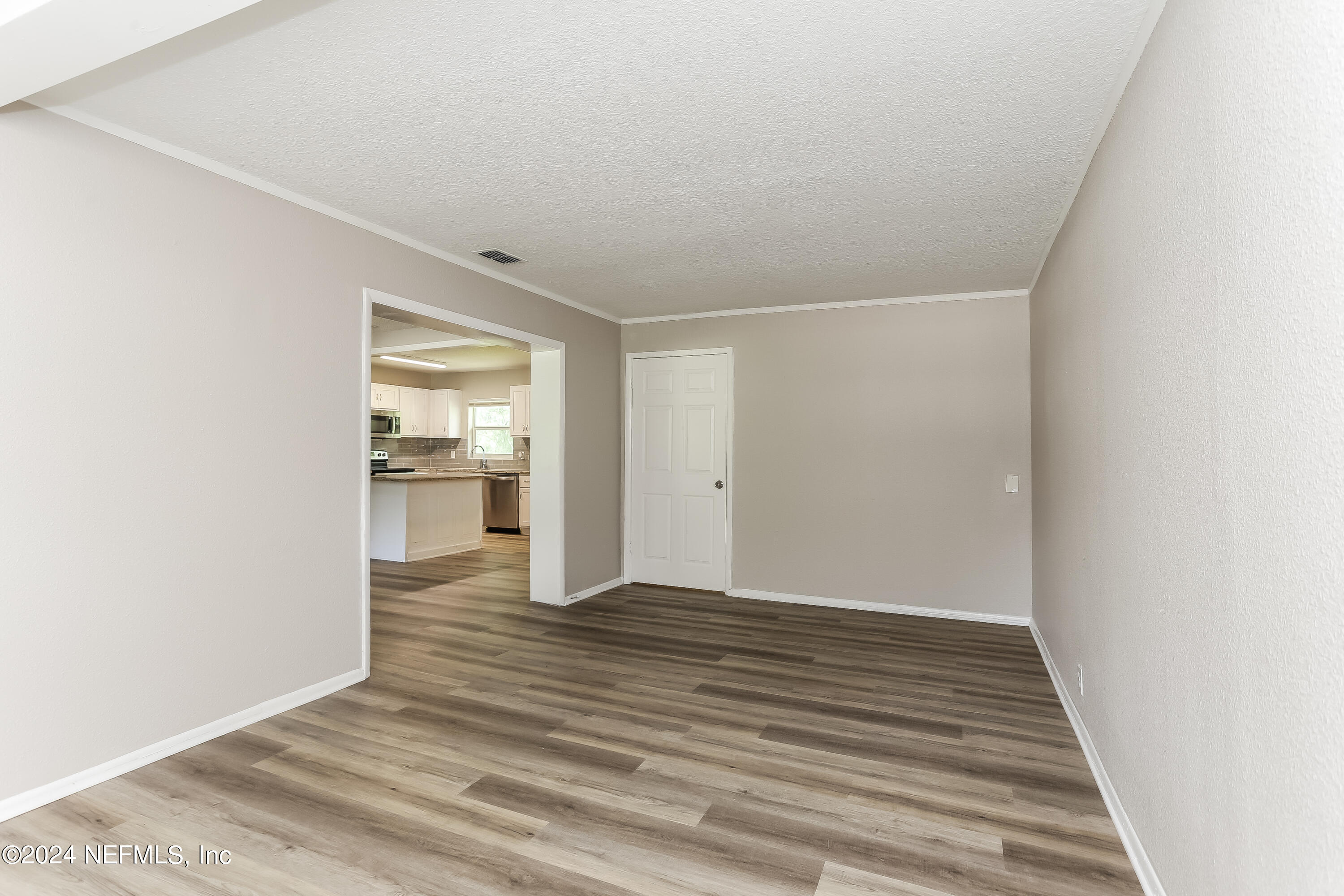 2232 Leon Road Jacksonville, FL 32246 - Photo 9 of 21 004-photo-living-room-13880512