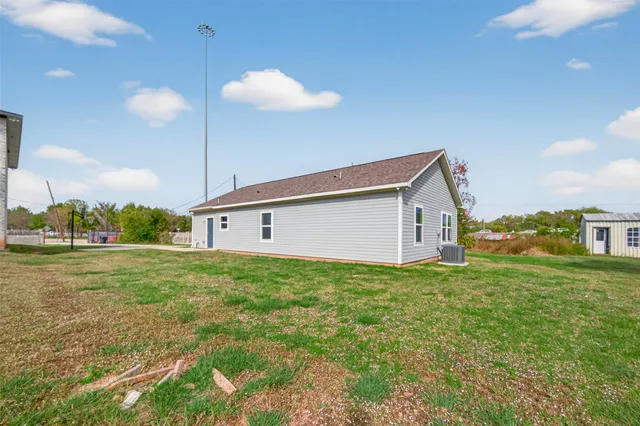 a house view with a outdoor space