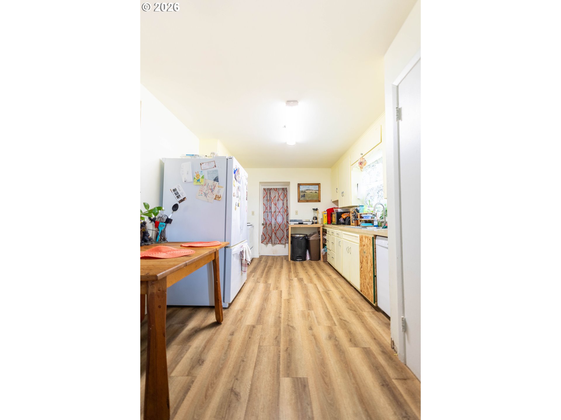 63150 Booth Lane La Grande, OR 97850 - Photo 12 of 29 a view of a living room with kitchen