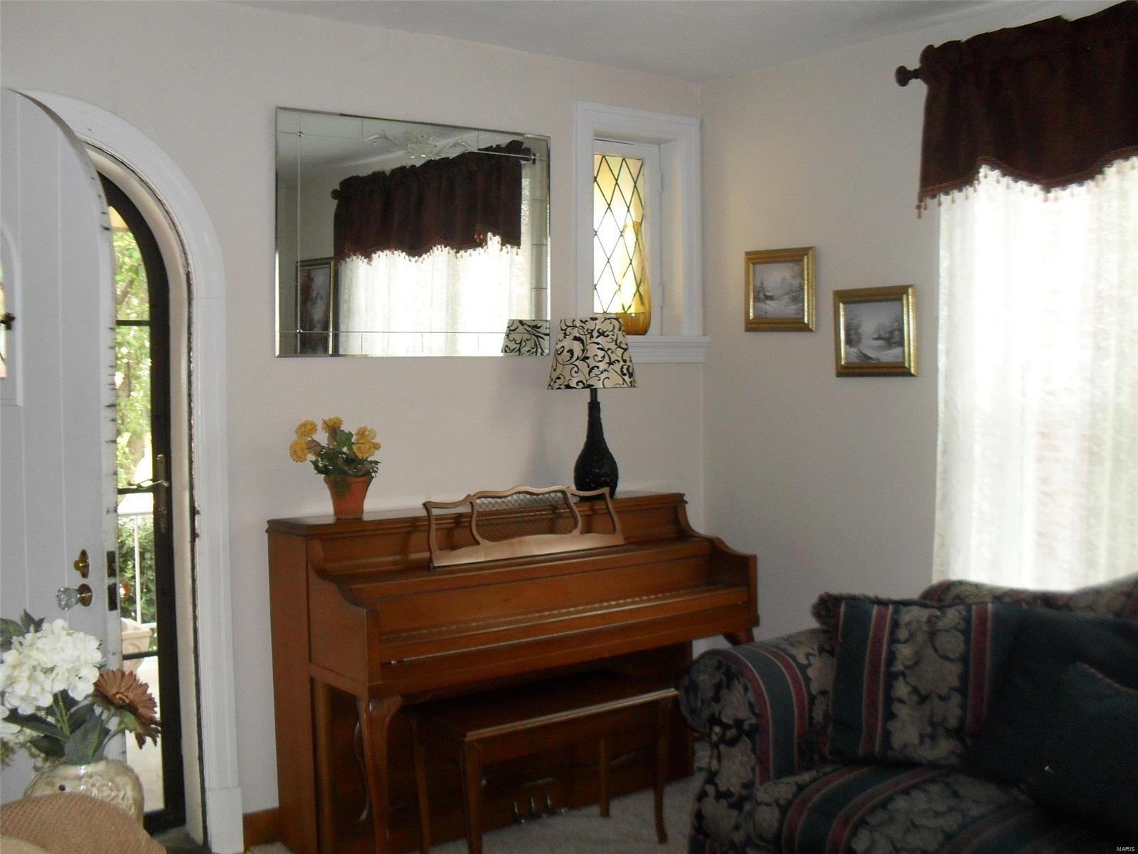 1332 Telegraph Road St. Louis, MO 63125 - Photo 6 of 14 Gallery Image 6