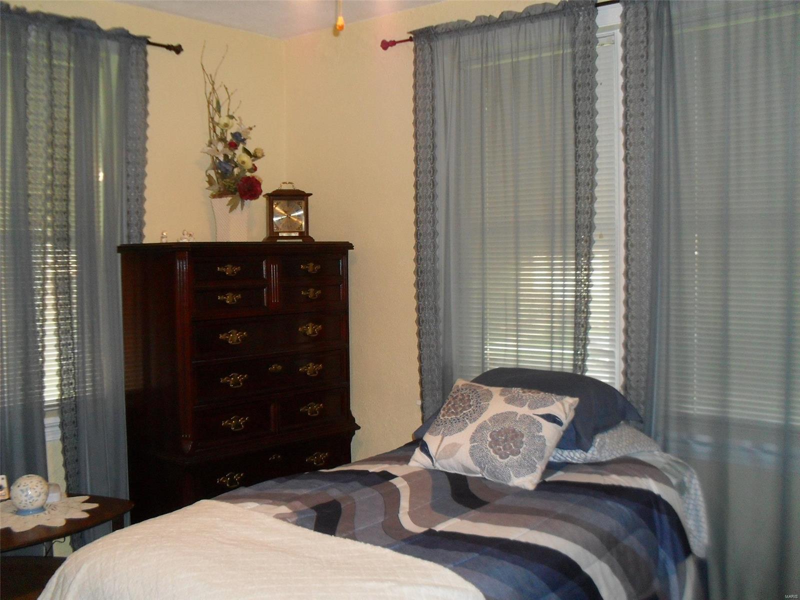 1332 Telegraph Road St. Louis, MO 63125 - Photo 8 of 14 Gallery Image 8