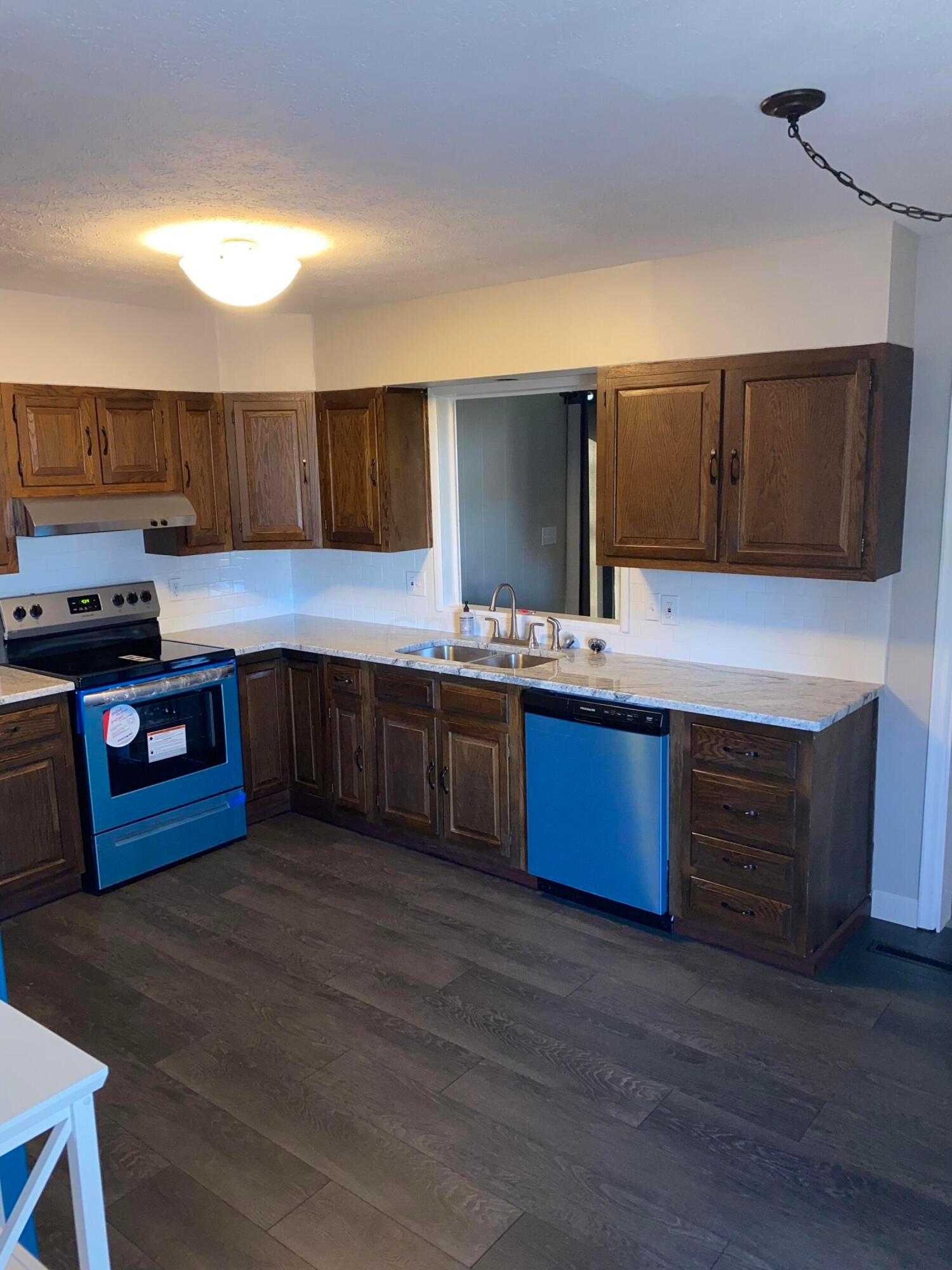 4615 Annhurst Road Columbus, OH 43228 - Photo 5 of 15 40B95F38-07E5-4E1E-8895-C7FE9497B7C5