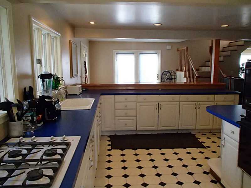 1 Middleton Road Bristol, RI 02809 - Photo 2 of 22 Kitchen.