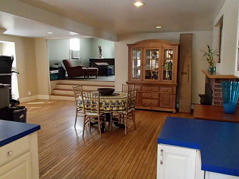 1 Middleton Road Bristol, RI 02809 - Photo 6 of 22 Dining Area.
