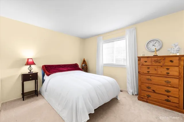 $425,000 | 2819 Sun Valley Drive, Cary, IL 60013