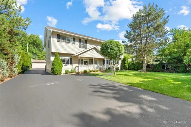 $425,000 | 2819 Sun Valley Drive, Cary, IL 60013