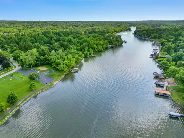 $425,000 | 2819 Sun Valley Drive, Cary, IL 60013