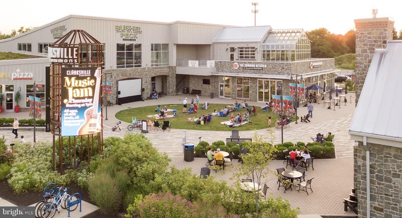 11843 Linden Chapel Road Clarksville, MD 21029 - Photo 116 of 128 a front view of a house with swimming pool