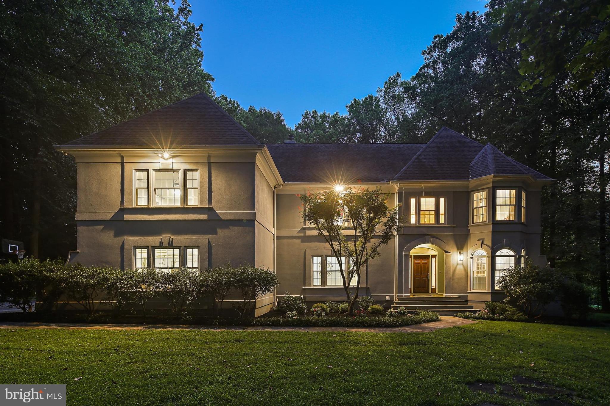 11843 Linden Chapel Road Clarksville, MD 21029 - Photo 6 of 128 a front view of a house with a yard