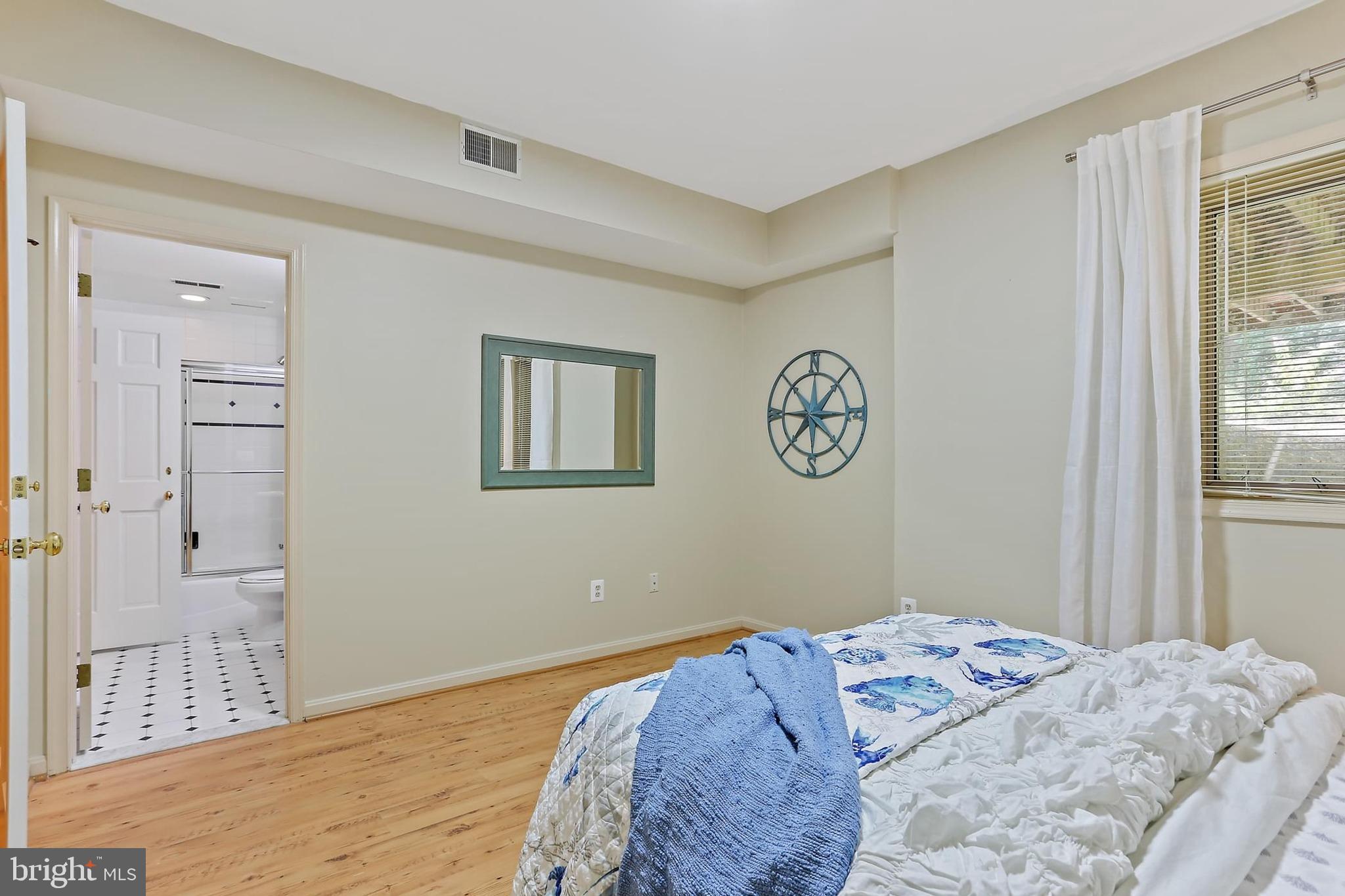 11843 Linden Chapel Road Clarksville, MD 21029 - Photo 76 of 115 Direct access to full bathroom