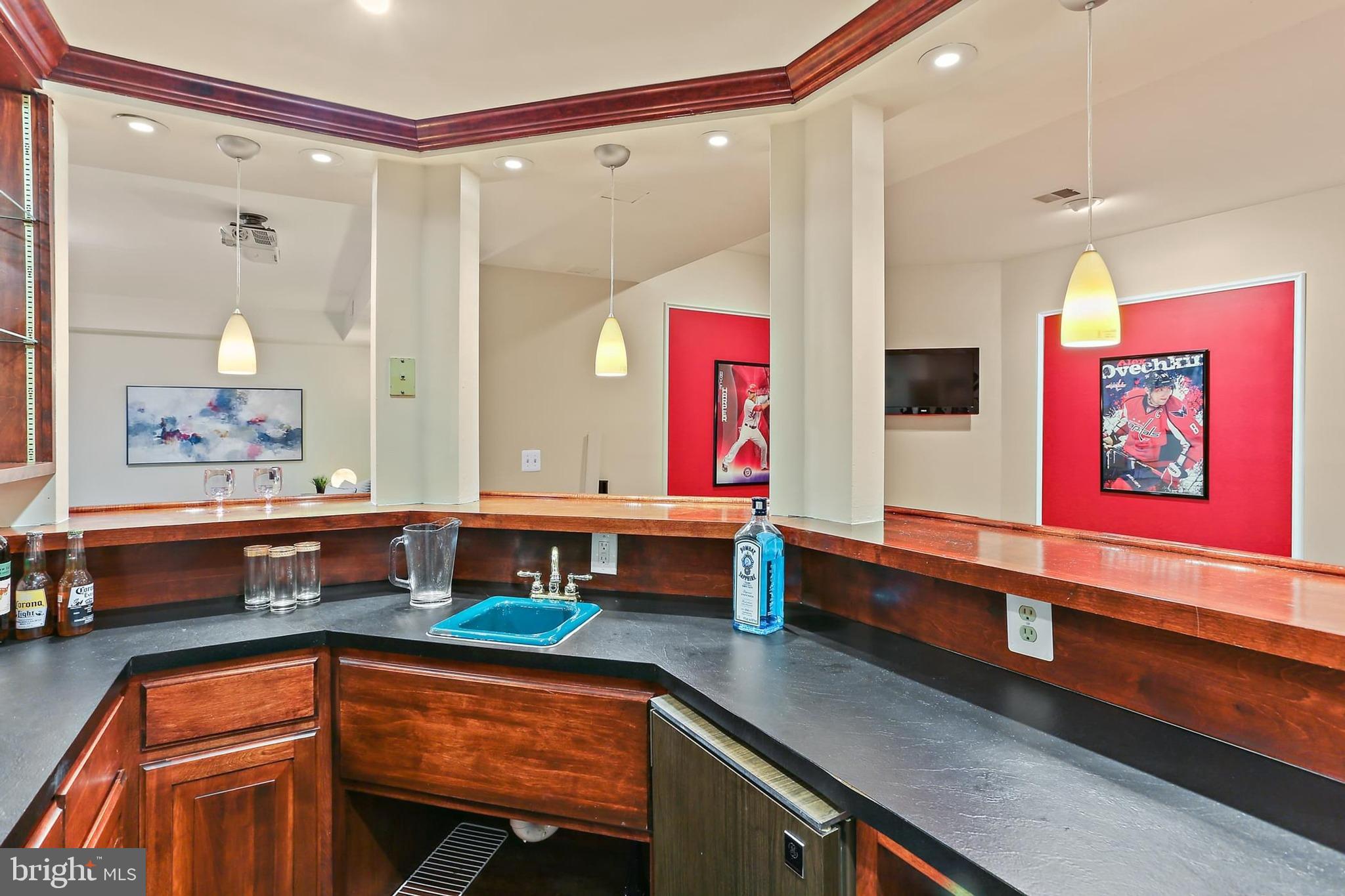 11843 Linden Chapel Road Clarksville, MD 21029 - Photo 78 of 128 a kitchen with stainless steel appliances a sink and a microwave