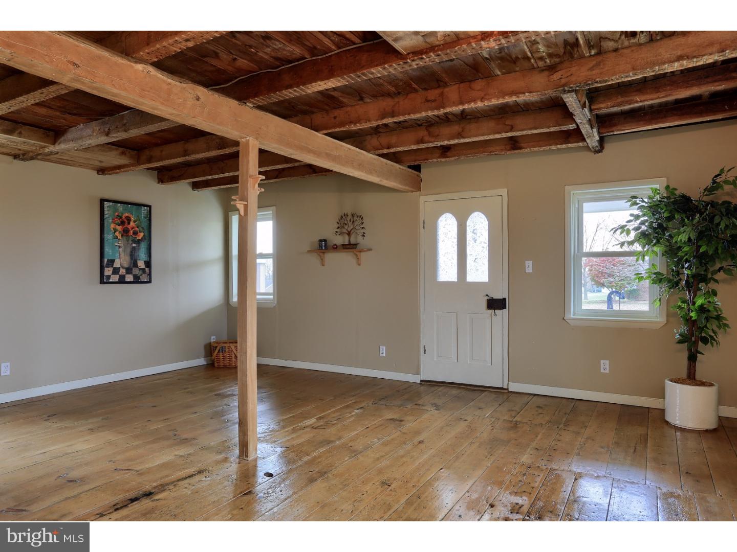 101 Bomberger Road Lititz, PA 17543 - Photo 4 of 21