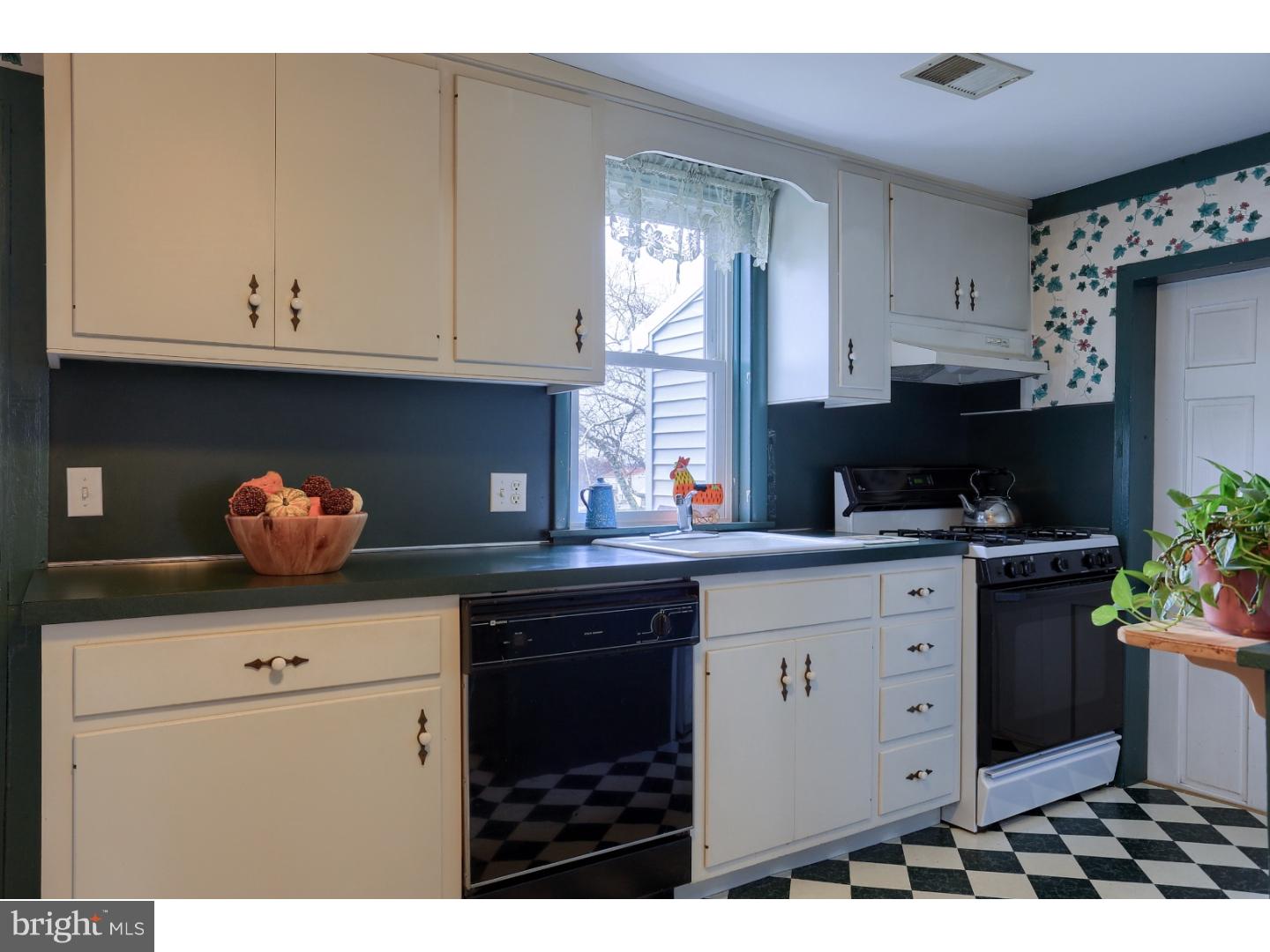 101 Bomberger Road Lititz, PA 17543 - Photo 7 of 21