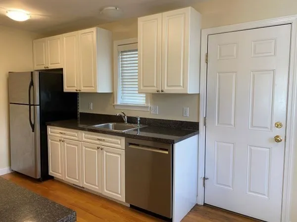 $2,700 | 75 Mystic Street, Unit 3, Arlington, MA 02474