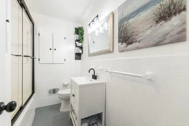 $330,000 | 913 7th Avenue, Albany, GA 31701