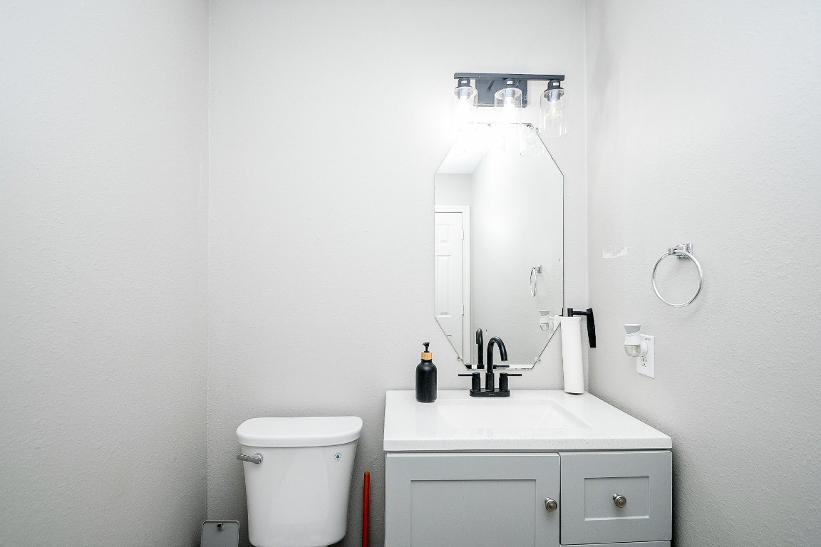 16402 Great Ridge Court Houston, TX 77083 - Photo 17 of 20 a utility room with dryer and washer